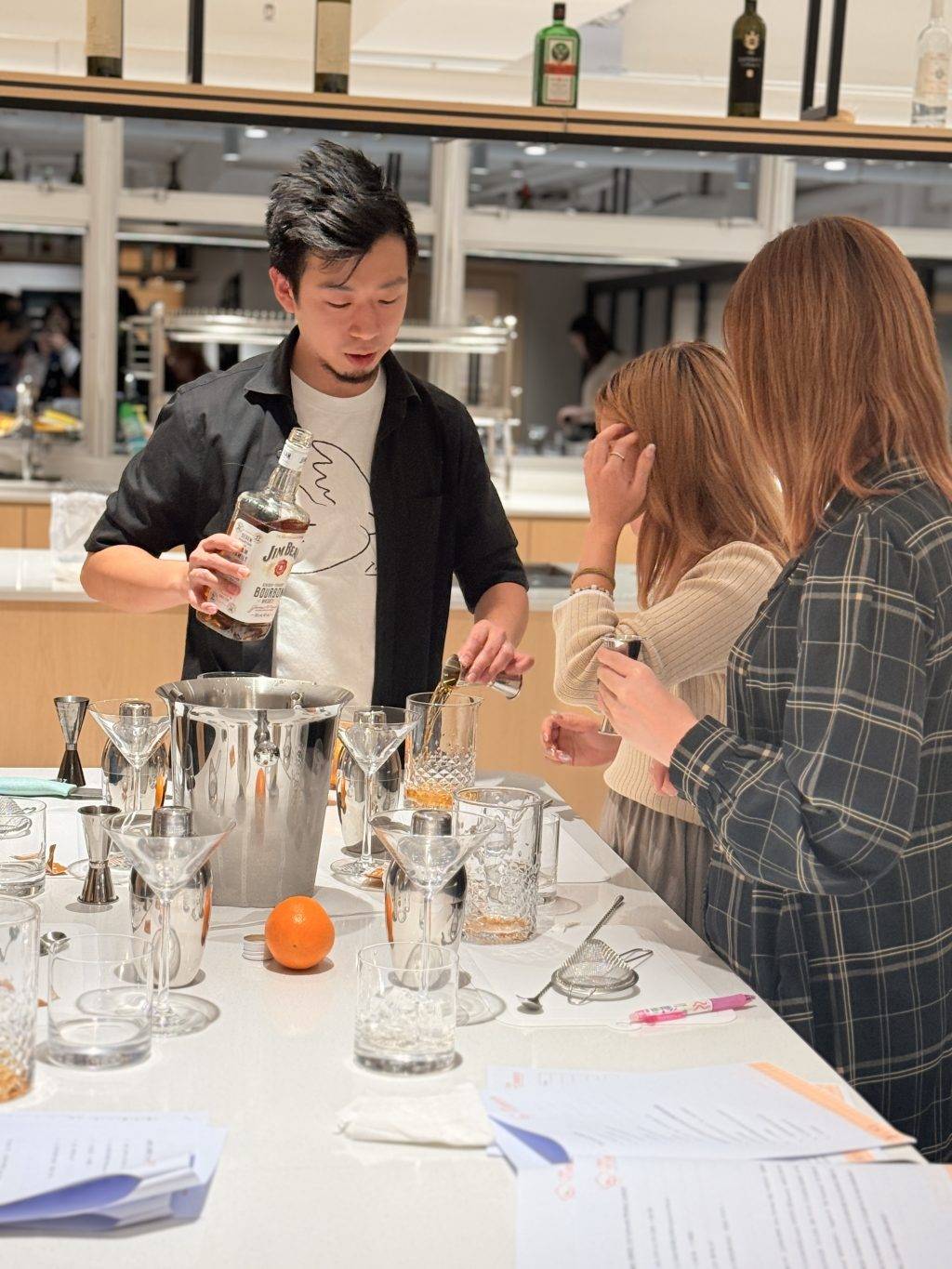 【個人品味up!】3大專業調酒系列課程推介 輕鬆變 (圖片來源:仁愛堂YES廚藝教室)