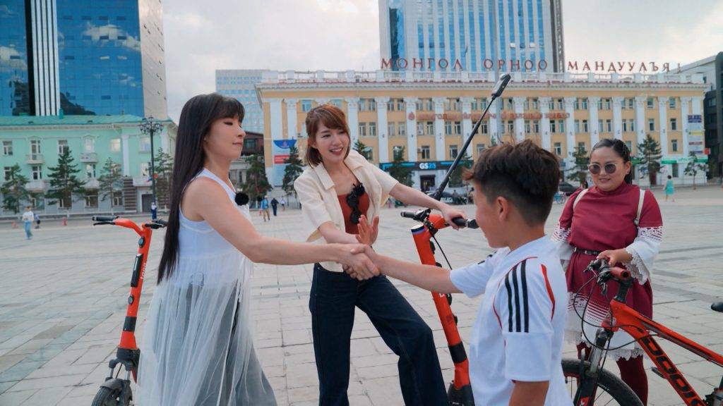 蘇皓兒 別在蒙古矇查查 (圖片來源:ViuTV)