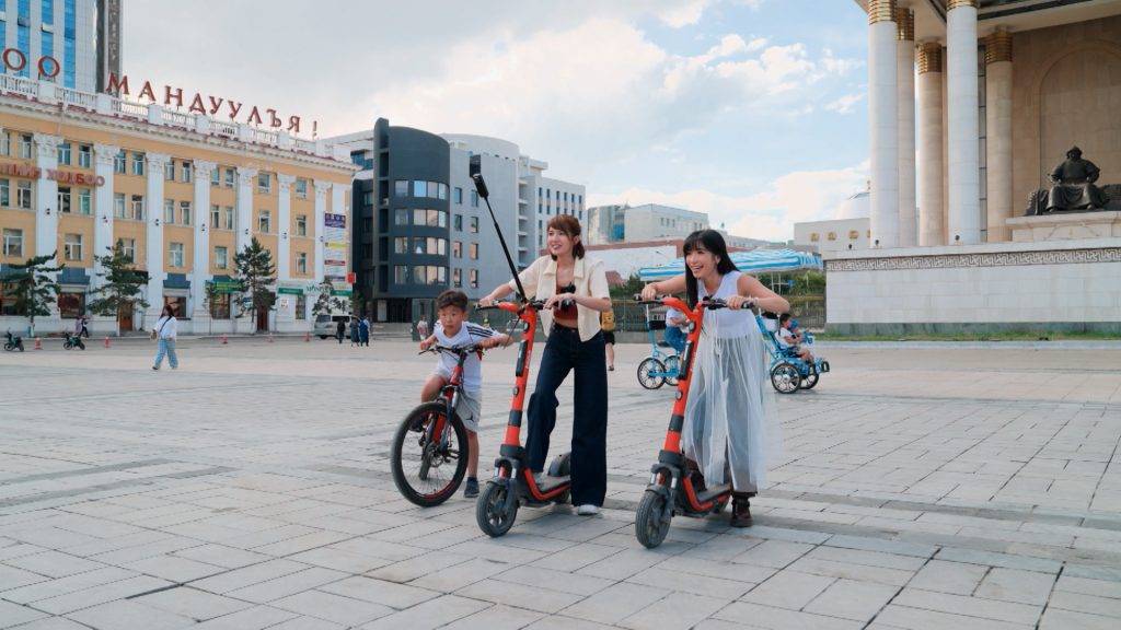 蘇皓兒 別在蒙古矇查查 (圖片來源:ViuTV)