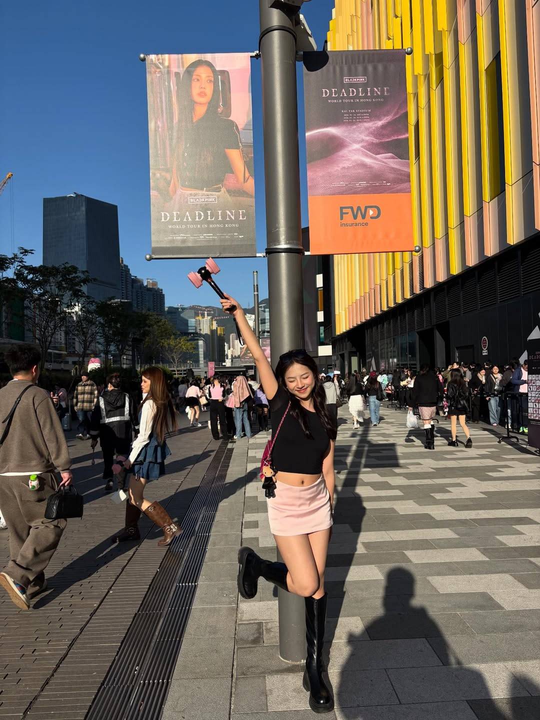 重慶遊客 電視台字幕 網民發現閻小姐曾來港欣賞BLACKPINK演唱會(圖片來源:IG@peixuan3412)