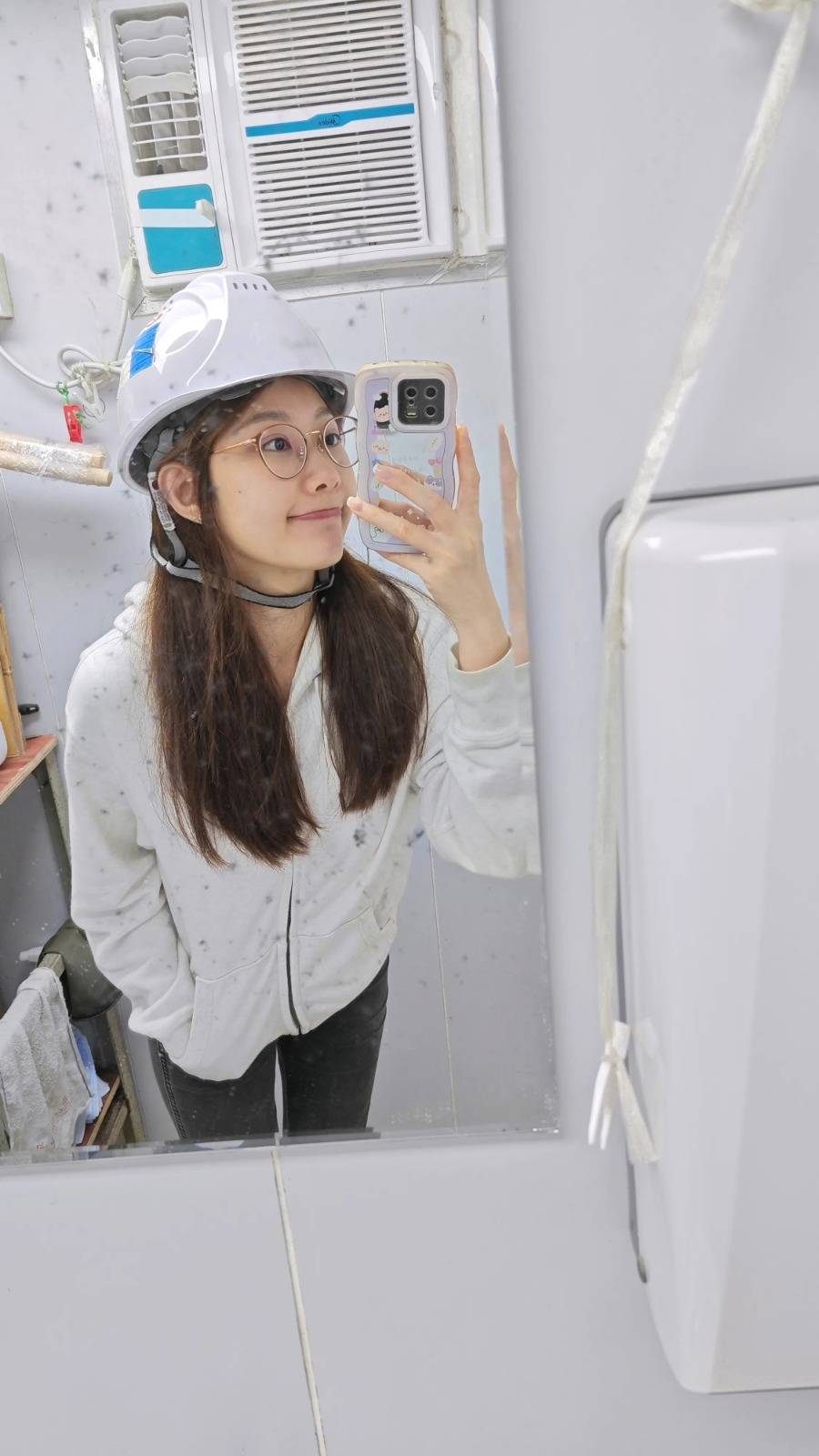 jeniffer wingfaxxk3268 工作需要經常出入建築工地進行視察(圖片來源:IG@wingfaxxk3268)