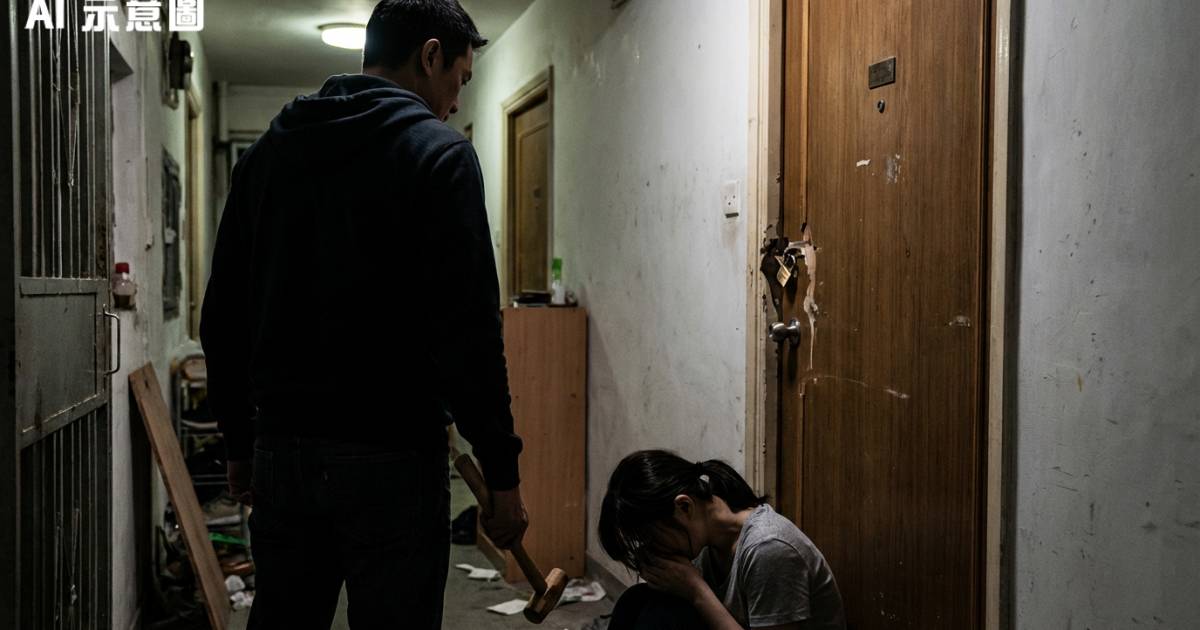 葵涌恐怖情人實錄！21歲港女深夜上門慘變困獸鬥 房門遭木錘轟開下場超慘！