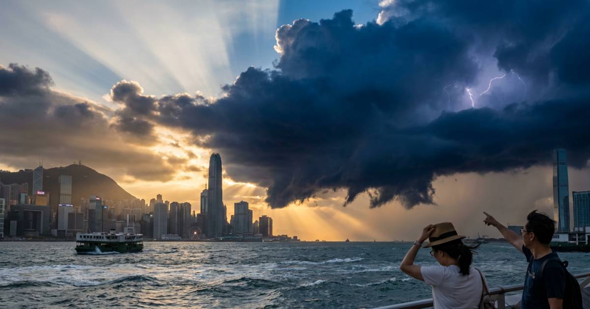 冷鋒狂襲香港｜氣溫一夜暴跌8度！天文台預測：五一黃金周天氣有變數？