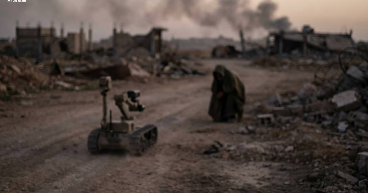 戰場震撼一幕！77歲婆婆絕境遇上神秘裝置 4小時生死撤離過程全曝光