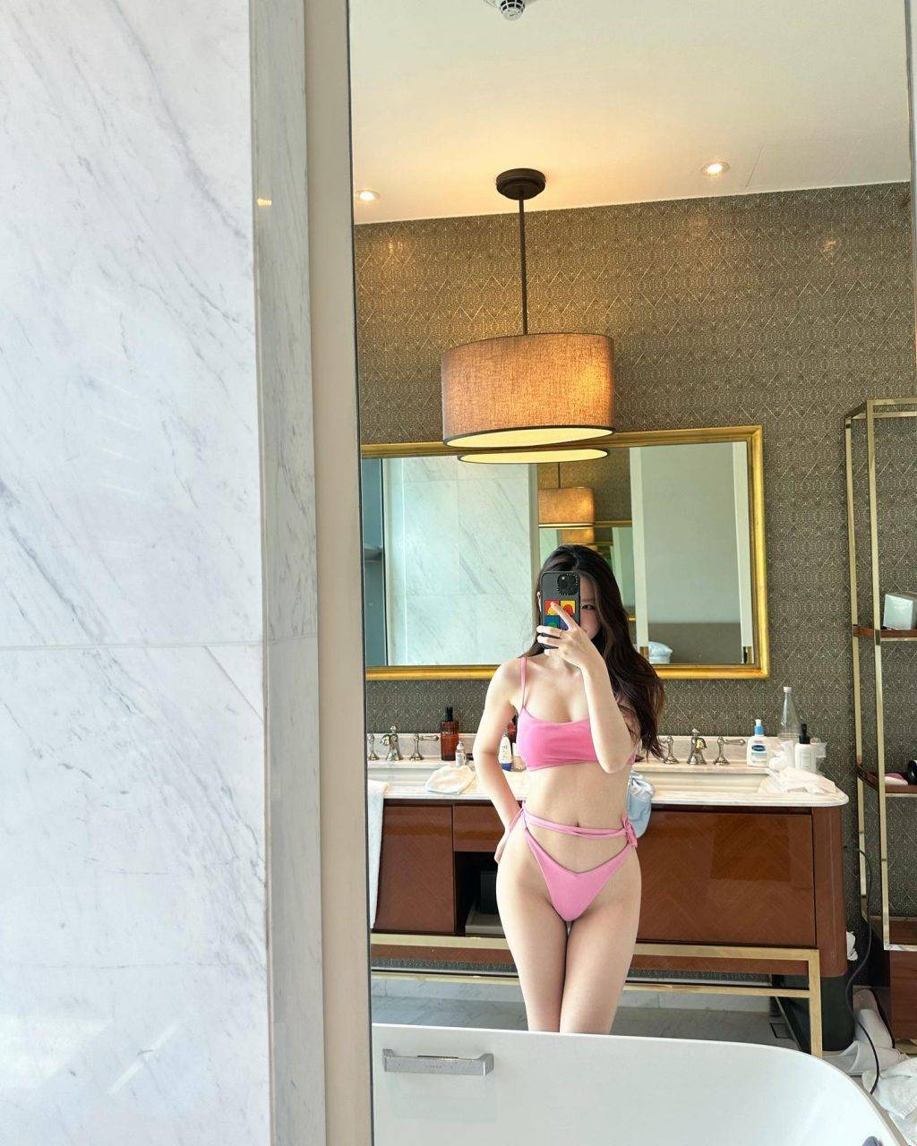 晚吹怨女俱樂部 港姐2024 (圖片來源:IG@aakhuii)