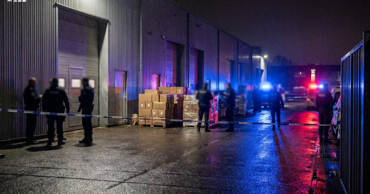 柴灣工廈淪陷！水警破$1350萬私煙中轉站 揭7人被捕含「行街紙」人士