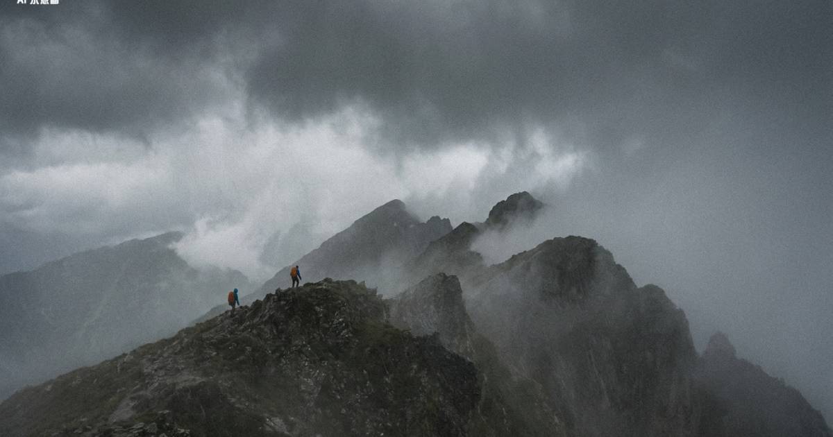 日本登山出事！2港男被困飛驒山脈斷水斷糧 網上緊急求救：救援隊都行唔到！