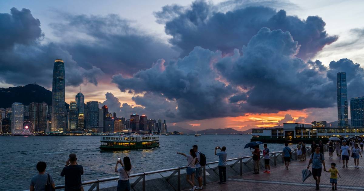 狂風雷暴周末前爆發｜低壓槽挾雨彈襲港！颱風黑格比路徑最新預測曝光？