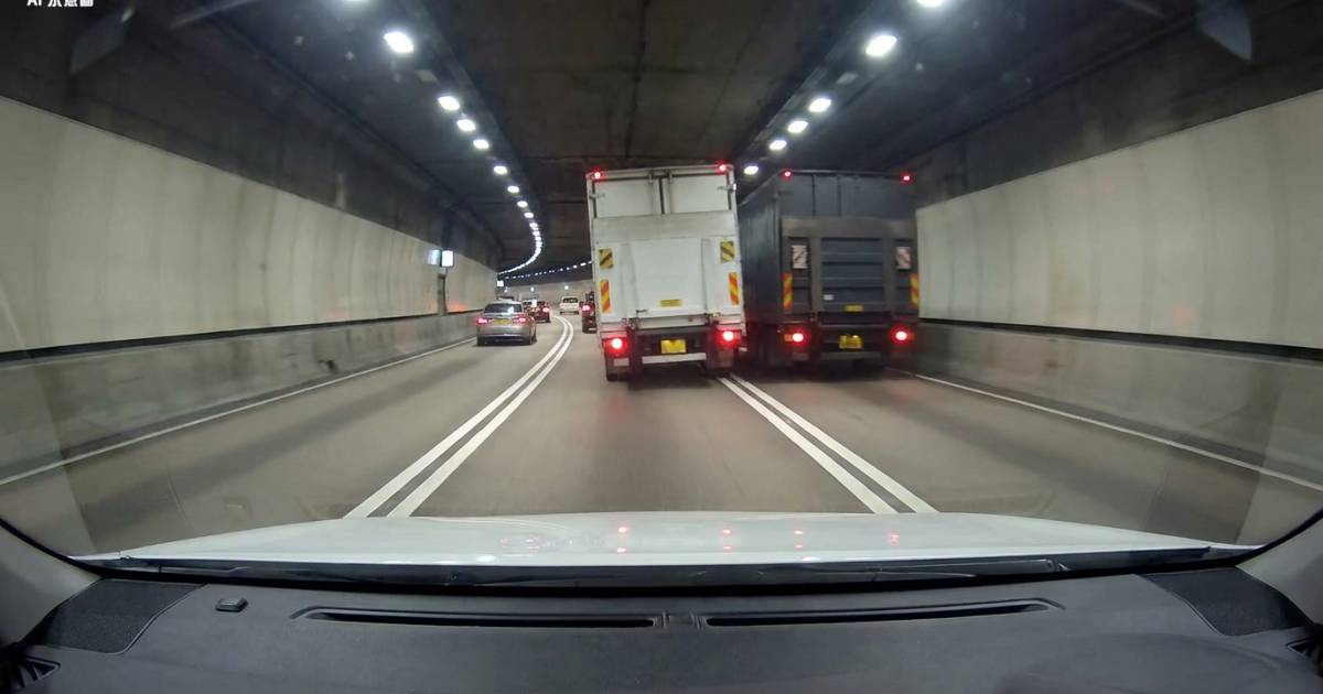 中九龍幹線上演生死時速！貨車拖頭隧道5分鐘亡命互片 嚇壞女乘客：兩架玩緊嘢！