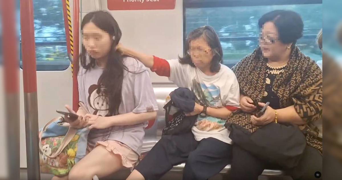 港鐵關愛座大媽狂扯後生女頭髮 少女高EQ神應對獲激讚 網民：係霸位慣犯
