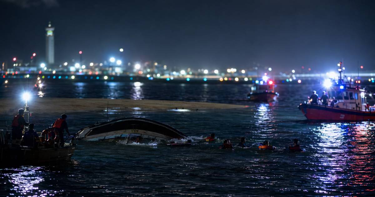 深夜船隻沙洲海面翻覆多人墮海｜附近船隻火速馳援結局出乎意料