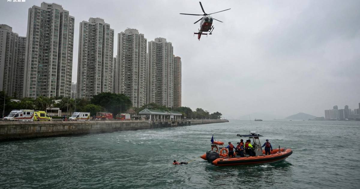 珍惜生命︱北角城市花園對開男子載浮載沉 救起時已昏迷原因成謎
