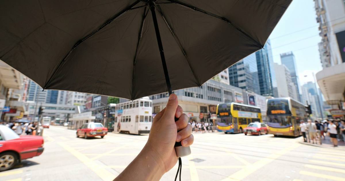 酷熱天氣狂襲｜氣溫飆升37度！網民瘋搶「神級降溫遮」竟藏致命缺點？