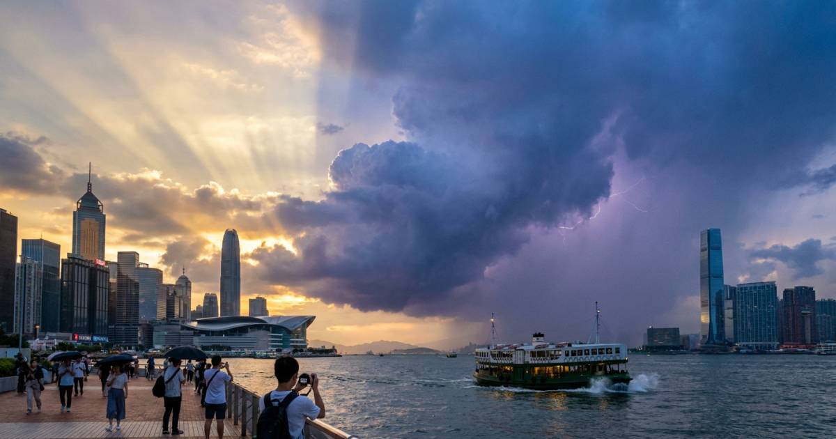 低壓槽狂襲廣東沿岸｜天氣急轉不穩：周末恐有雷暴爆發！