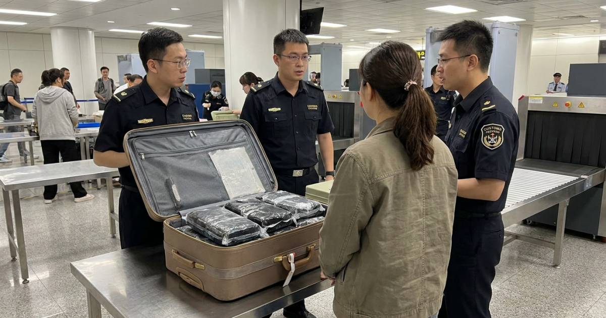 44歲港女曼谷經越南返港｜行李箱揭藏270萬毒品即場被捕