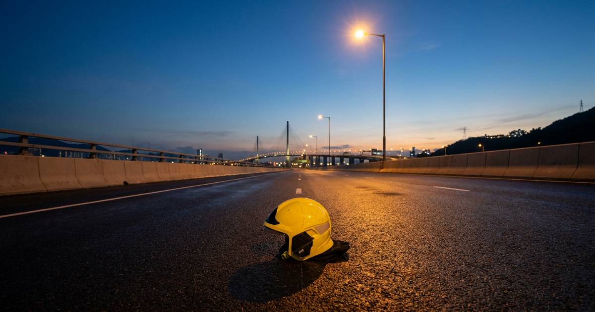 休班消防員偕妻車禍慘死｜1星期前先跳海救人！最後身影曝光網民心碎：真英雄
