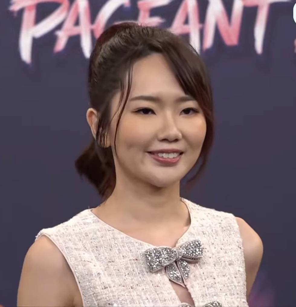 香港小姐2026 吳倬希 李澄晴 Chorie Li 25歲 碩士學生(鋼琴老師)(圖片來源:TVB)