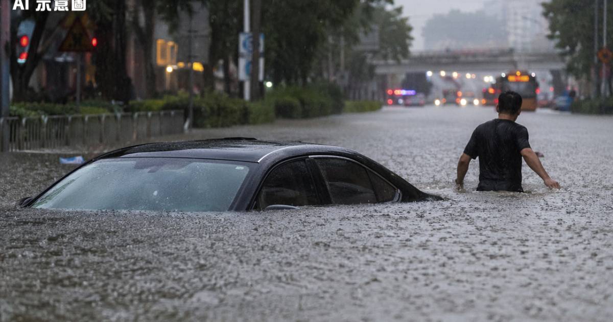 黑雨殺到私家車幾近沒頂 司機千鈞一髮逃出結局曝光