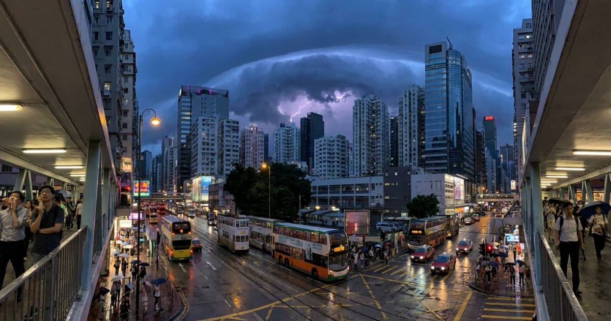 強雷雨帶突襲香港！天文台警告：未來數小時天氣劇變？