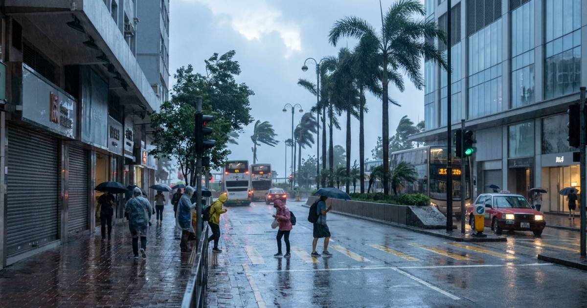 颱風米克拉狂襲沖繩！｜強風暴雨可吹翻貨車：氣象廳警告「外出極度危險」？