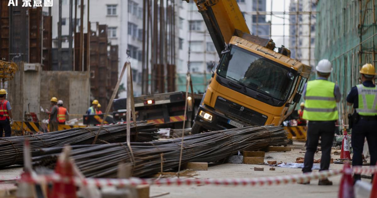 何文田地盤挖泥機翻側鐵通壓頂 男工搶救後結果令人心痛