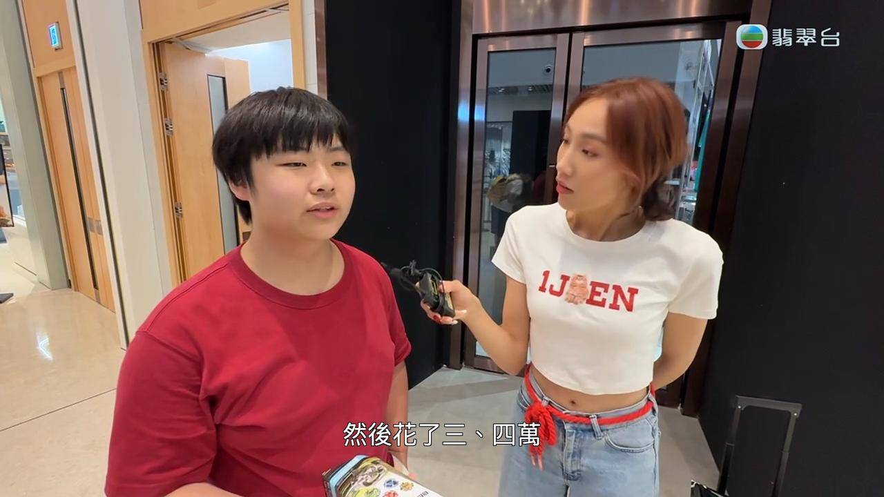 爆旋陀螺 灣仔合和商場 這位陀螺透露多年來已花費三至四萬元購買各款心頭好,對陀螺的熱愛程度可見一斑。(圖片來源:TVB)