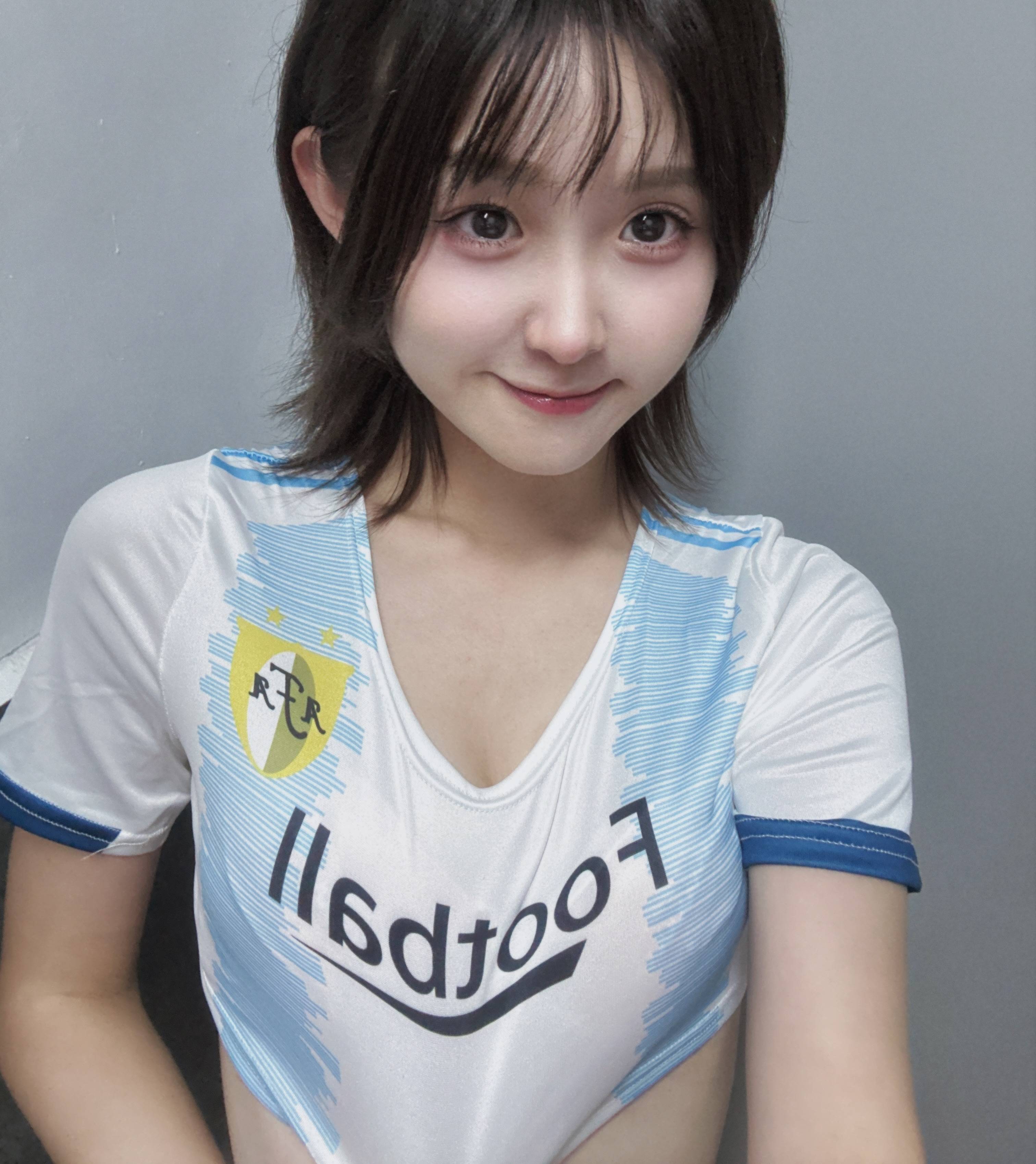 靜靜寫真集 香港小姐 (圖片來源:IG@chingching__marvia)