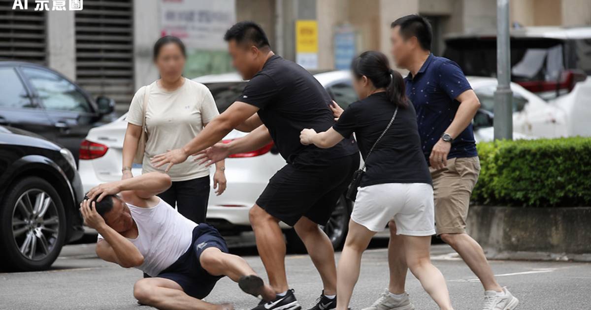 長沙灣泊車爭執｜56歲背心男狂喊「打我呀」被推後一個動作全城恥笑