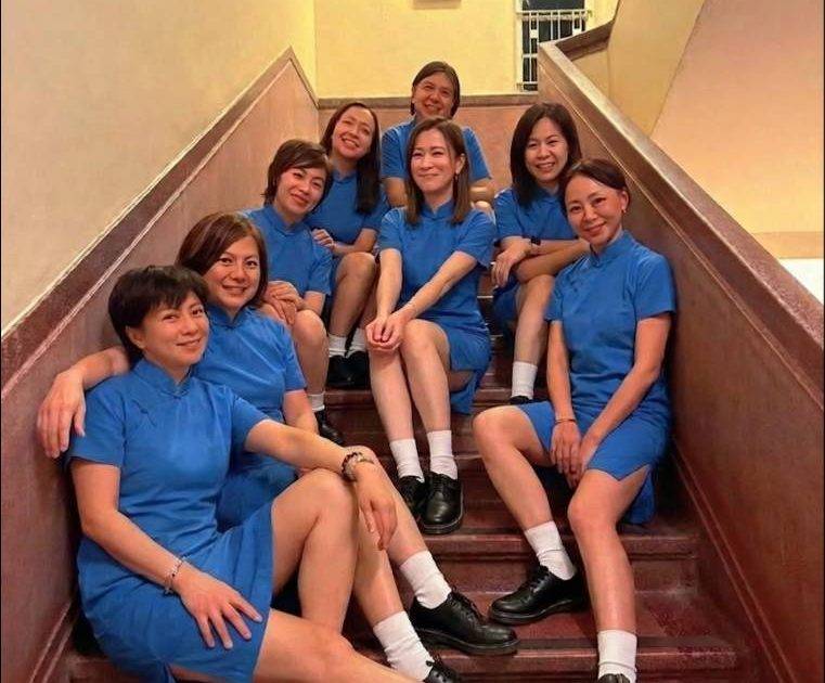 佘詩曼母校90周年 約老師同學重返協恩 神還原校服照 師妹榮升副校長