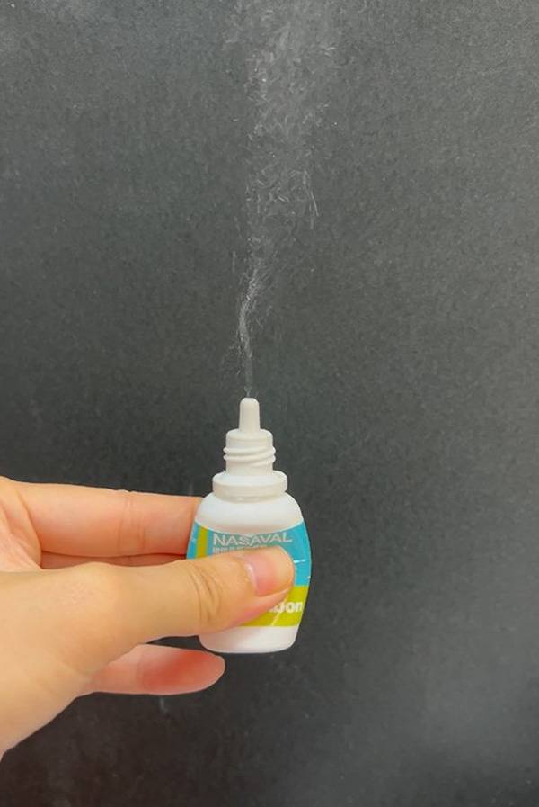 橙樹鼻敏適噴劑 nasaval 粉末幼細如煙霧狀,使用時不會感到不適。(圖片來源:NASAVAL)