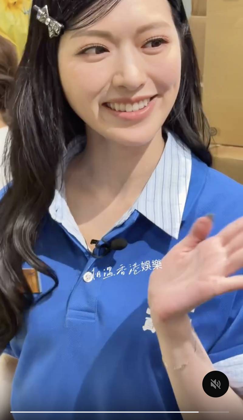 馮盈盈 香港小姐 馮盈盈在現場需要負責處理收銀及執貨等日常店舖營運工作。(圖片來源:threads@jia691099)
