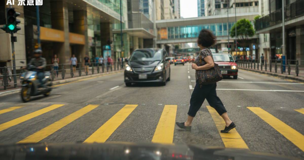 上環車cam直擊中年婦衝馬路險死！司機急煞公審反遭洗版圍攻揭驚人細節