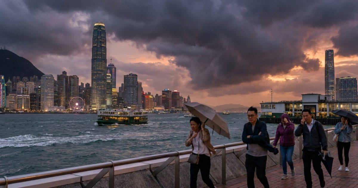 熱帶風暴紫檀逼近香港！天文台警告：最快明日掛風球？天氣將迎狂風雷暴！