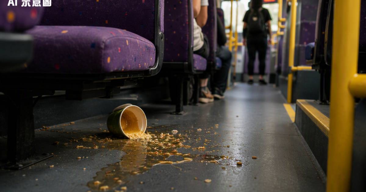 缺德客巴士食杯麵倒瀉湯汁即閃 累無辜乘客上車慘遇崩潰下場