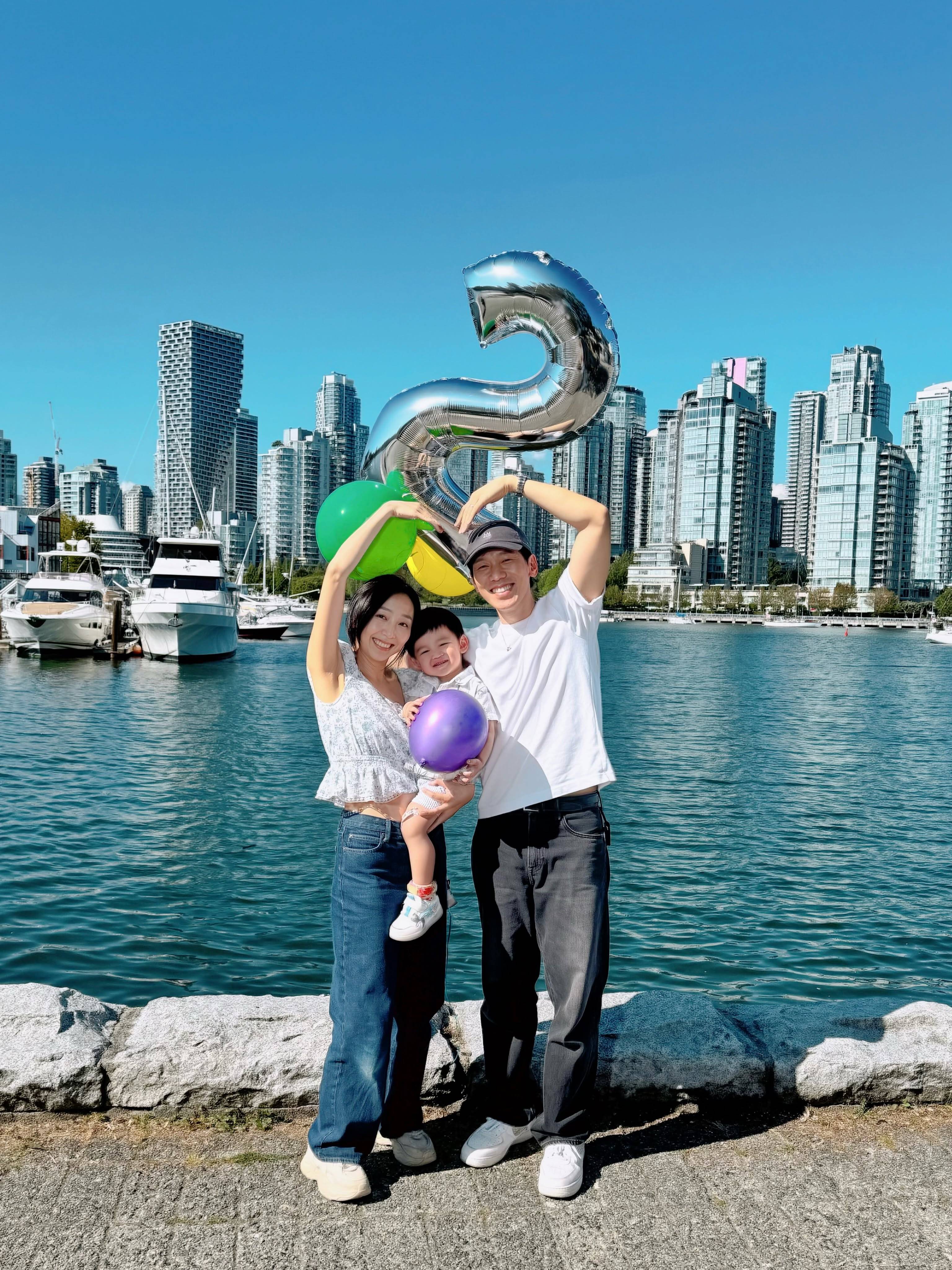 viutv 孩子你怎樣長大 Phil 與太太李靄璣育有兩歲愛兒 Darrien,升格為人父後對小朋友的教育特別關心。(圖片來源:林奕匡IG)