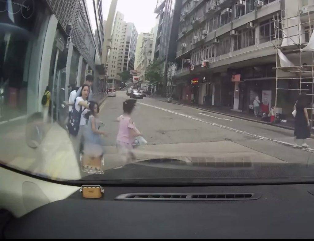 即時熱話 馬路炸彈 Screenshot(圖片來源:threads)