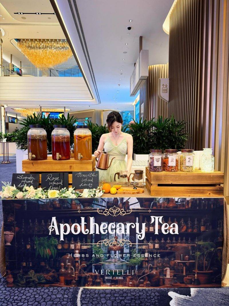 麥浚琳June出席療癒品牌活動