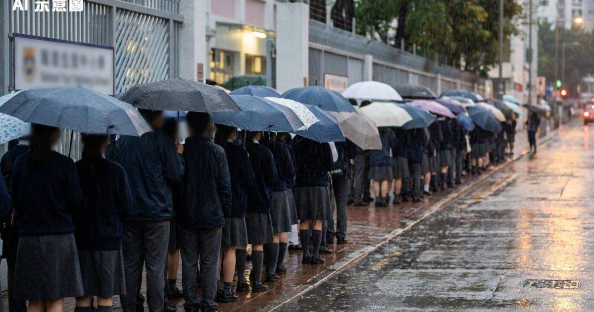 開學日65%學生冒雨排隊查儀容惹公憤 教育局介入後校方宣佈最終下場