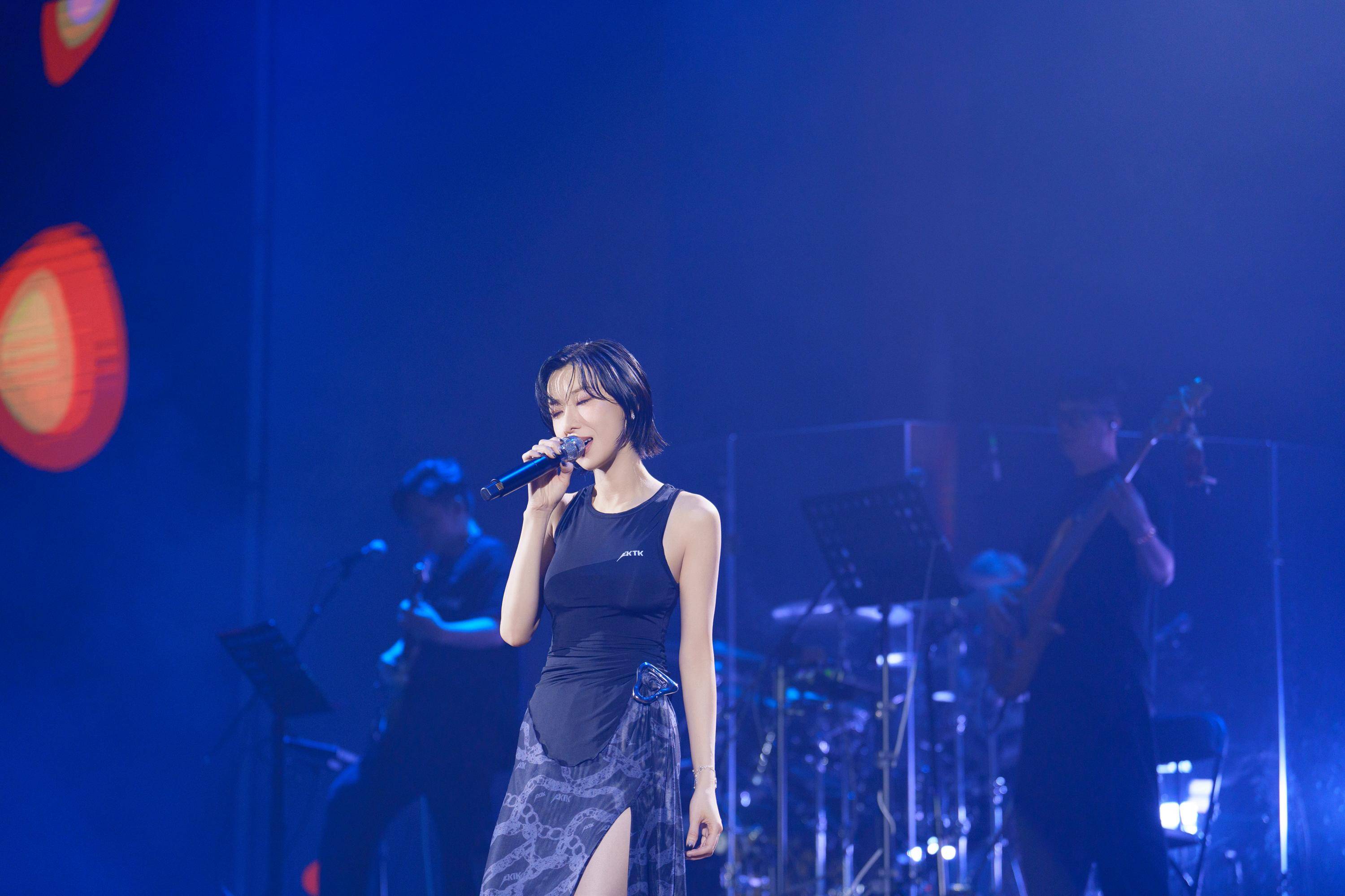 01.jpeg/raw