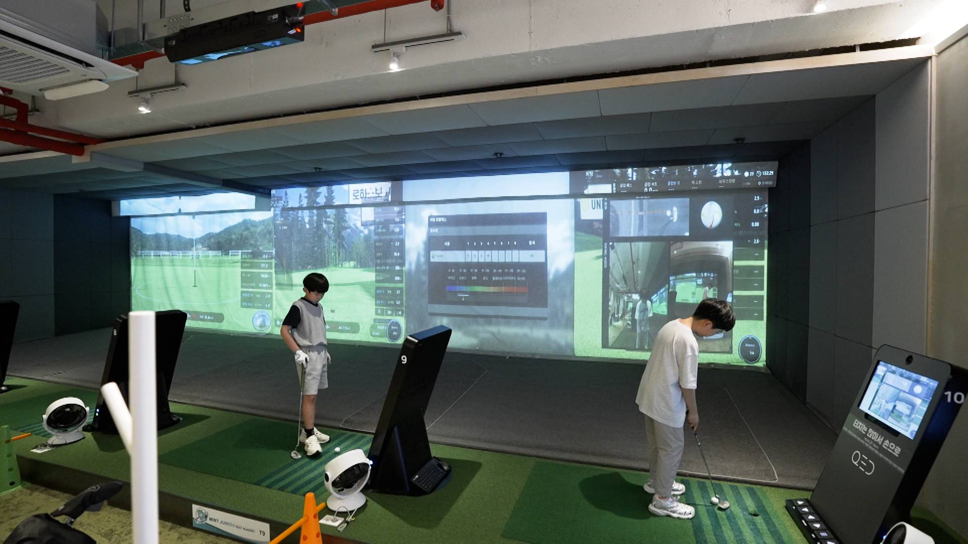近年 韓國Screen Golf 的興起都令哥爾夫球更加普及。.jpg/raw