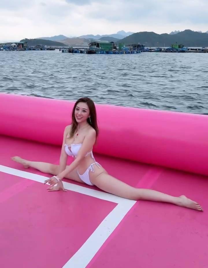 粉紅港女 匹克球 除了是KOL,Suki本身更是一位專業的瑜伽與普拉提(Pilates)導師,經常在IG分享高難度的運動美照。(圖片來源:IG@sususukipsy)