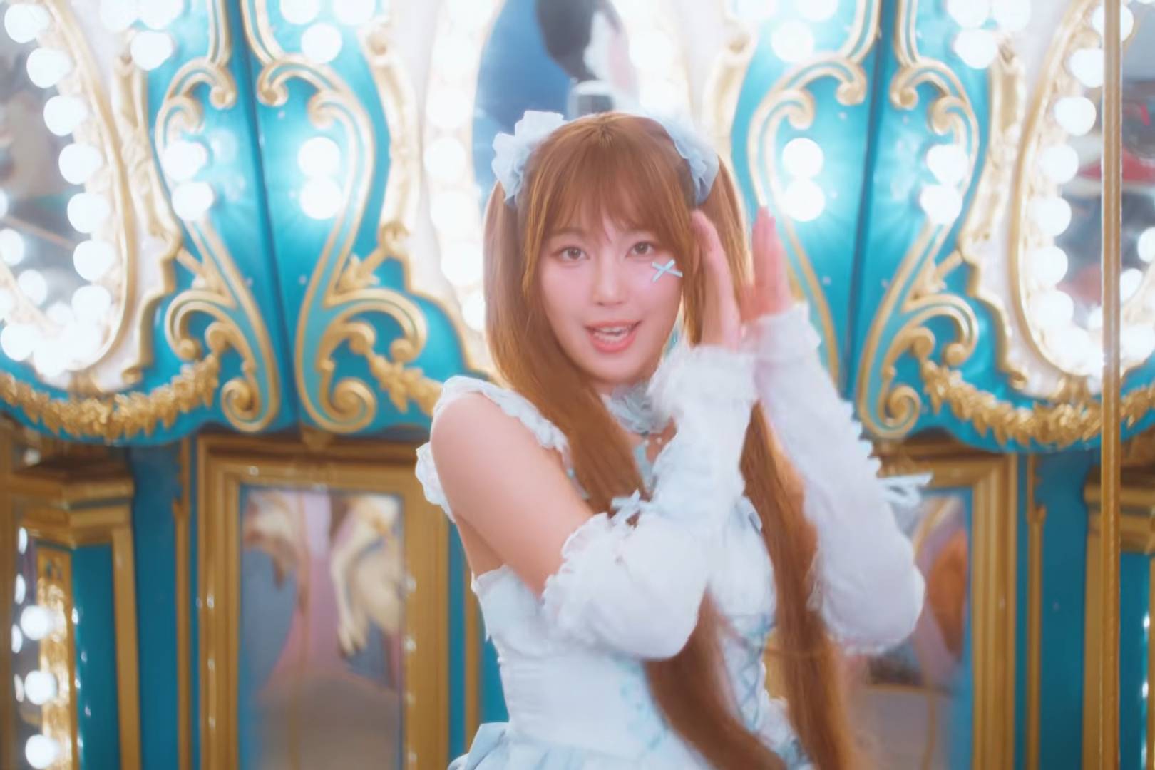 黃淑蔓 呂爵安 蔓蔓好靚女!(圖片來源:《旋轉木馬》MV)