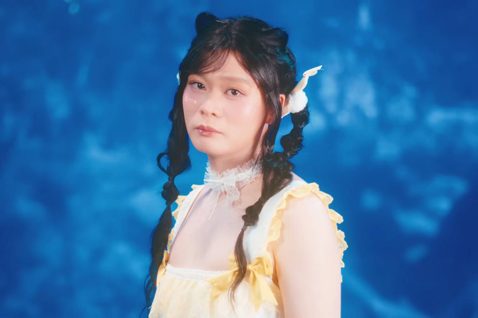 黃淑蔓 呂爵安 床哥表情管理⋯⋯(圖片來源:《旋轉木馬》MV)