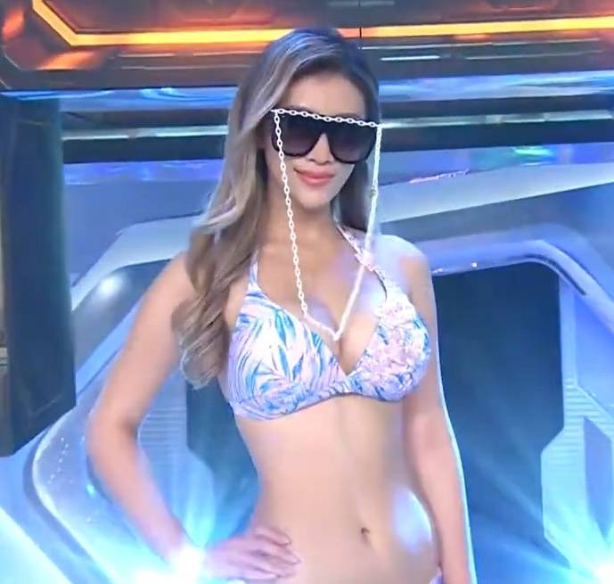 郭珮文Juliana Kwok - 2023年香港小姐決賽泳裝環節 0-8 screenshot.jpg/raw