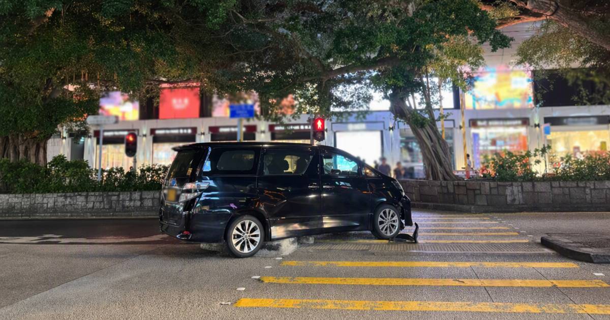 尖沙咀「江若琳彎」再出事私家車剷壆後竟然…
