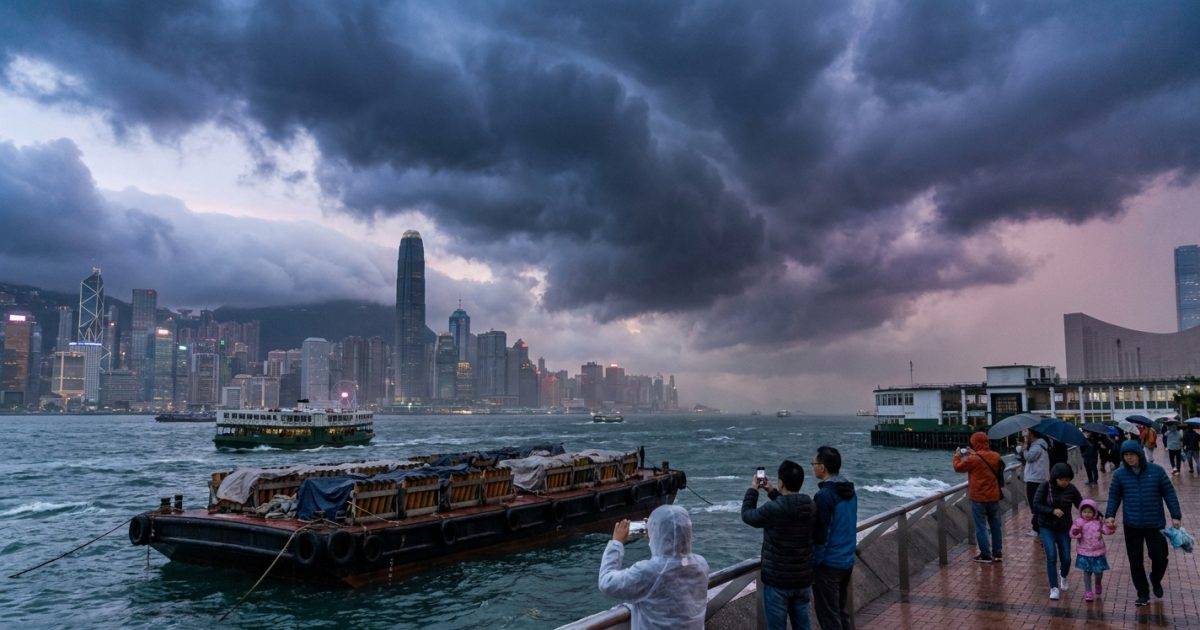 新風暴醞釀突襲｜AI預測國慶假期殺到香港：路徑現重大分歧？！