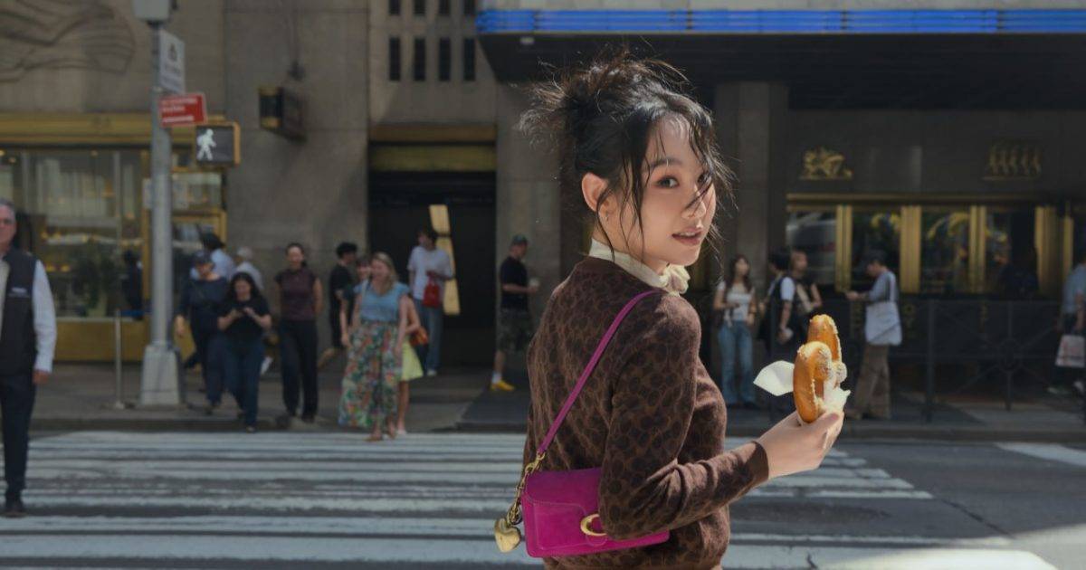 炎明熹首登國際時裝周！穿「爛牛」短褲登場 破天荒主動向內地女神邀自拍