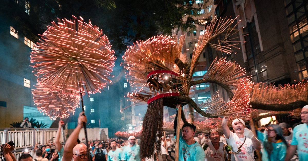 中秋好去處2026 維園4000綵燈長廊/大坑舞火龍/藍屋亮燈