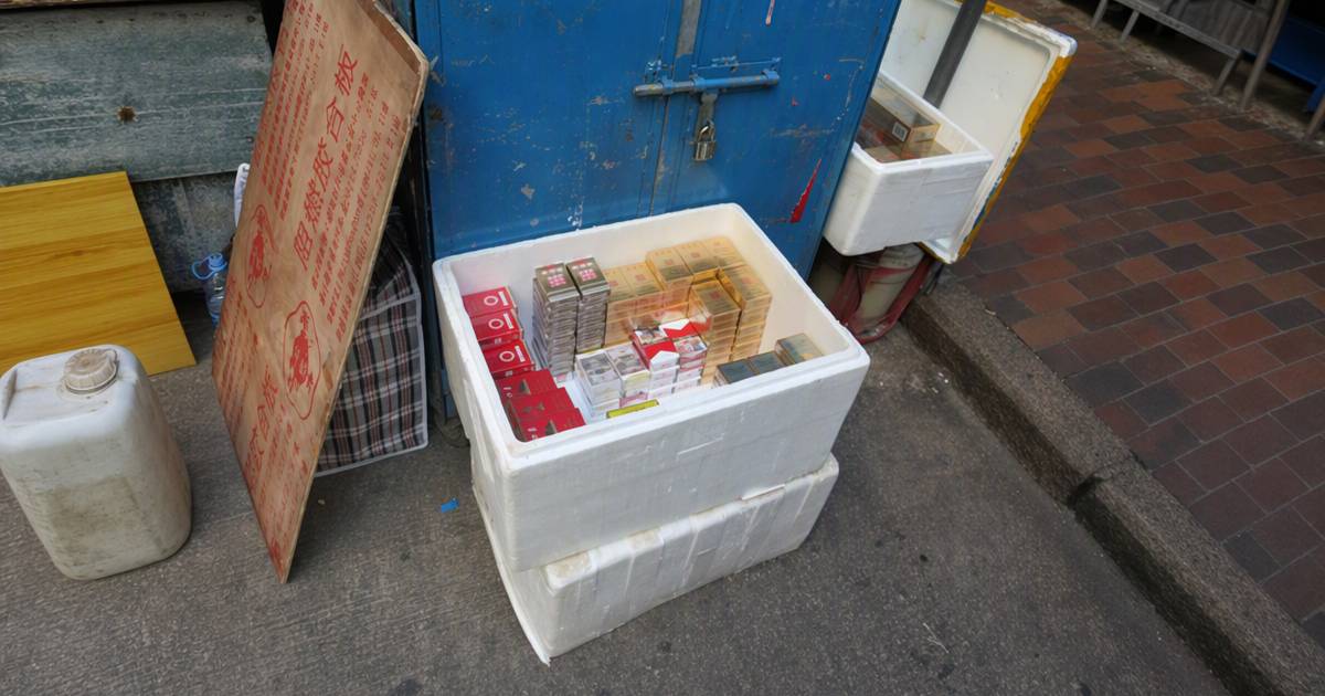 深水埗兩周掃出23處私煙黑點｜48萬貨背後更驚人