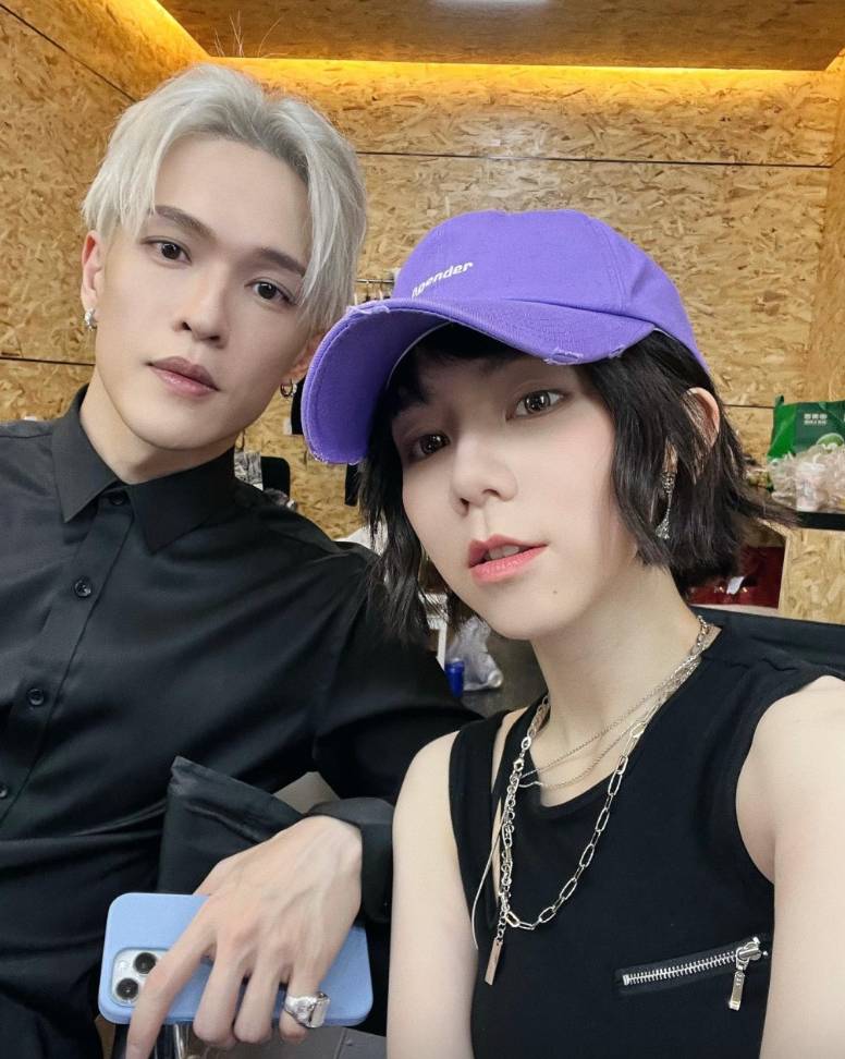 鄧紫棋 秘婚 面對秘婚傳聞,鄧紫棋所屬唱片公司一改以往火速澄清的作風,僅表示「藝人私生活不回應」,反常冷處理令傳聞更甚囂塵上。(圖片來源:IG@gem0816)